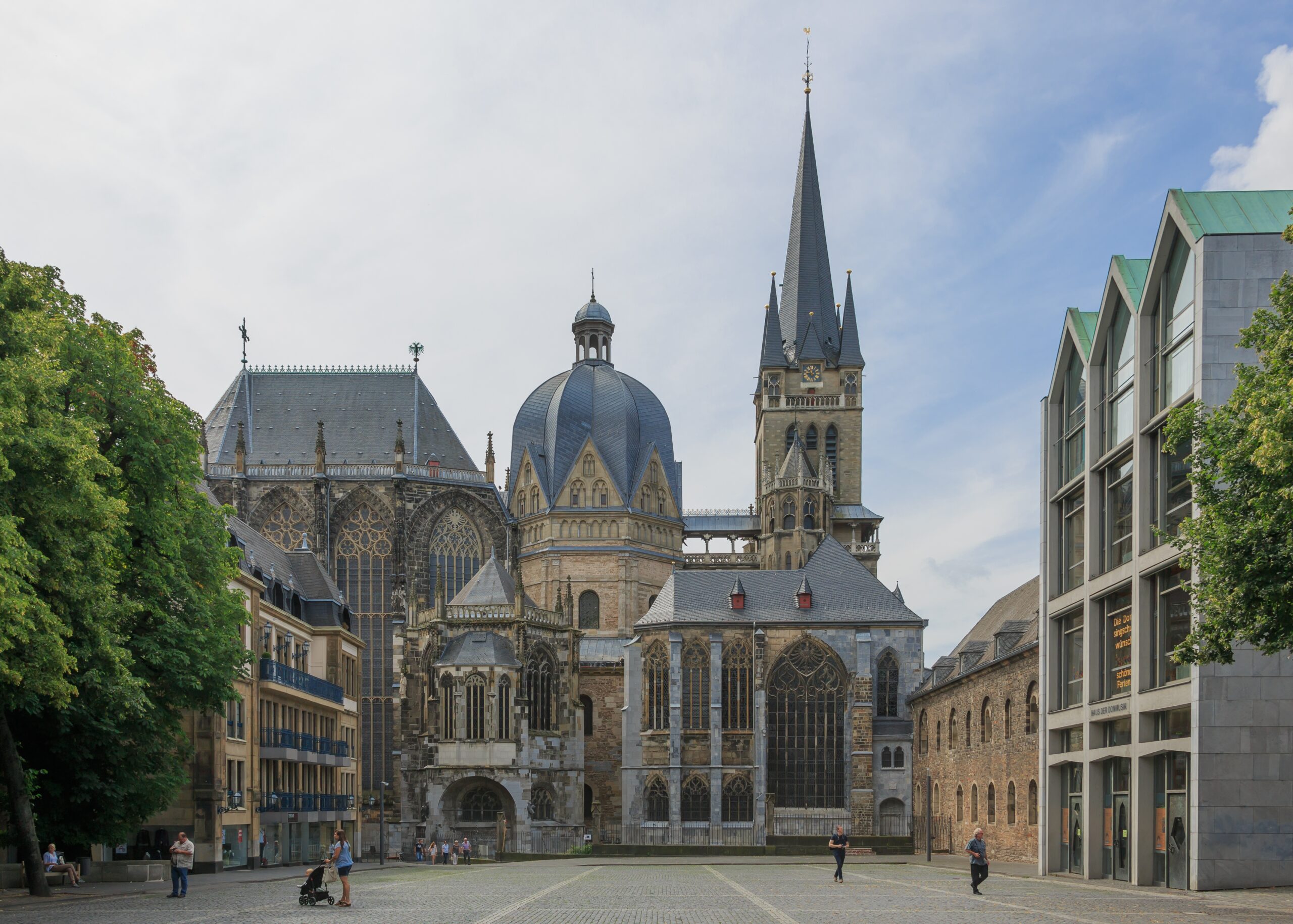 aachen article crossword clue