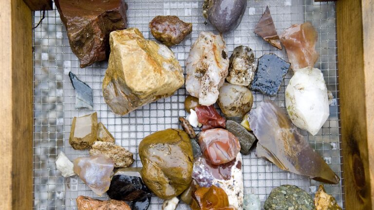 Ask Dr Universe A Rock s History And Mineral Content Give Clues To Its Breakability