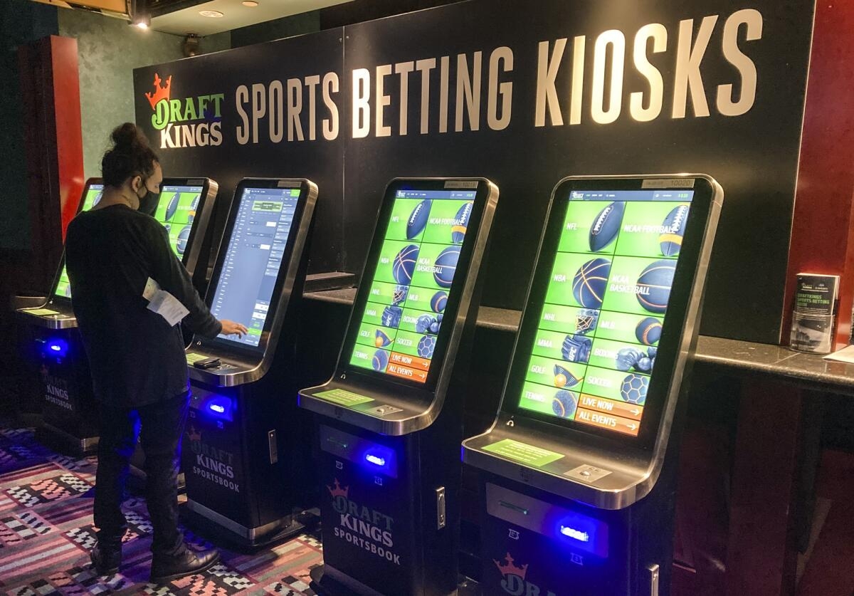 Endorsement No On Propositions 26 And 27 Legalizing Sports Betting Stacks The Odds Against Californians Los Angeles Times