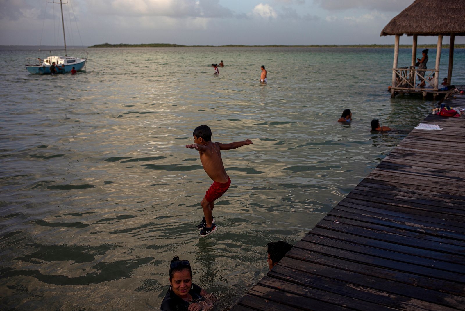 How A Mexican Lagoon Lost Its Colors The New Yorker