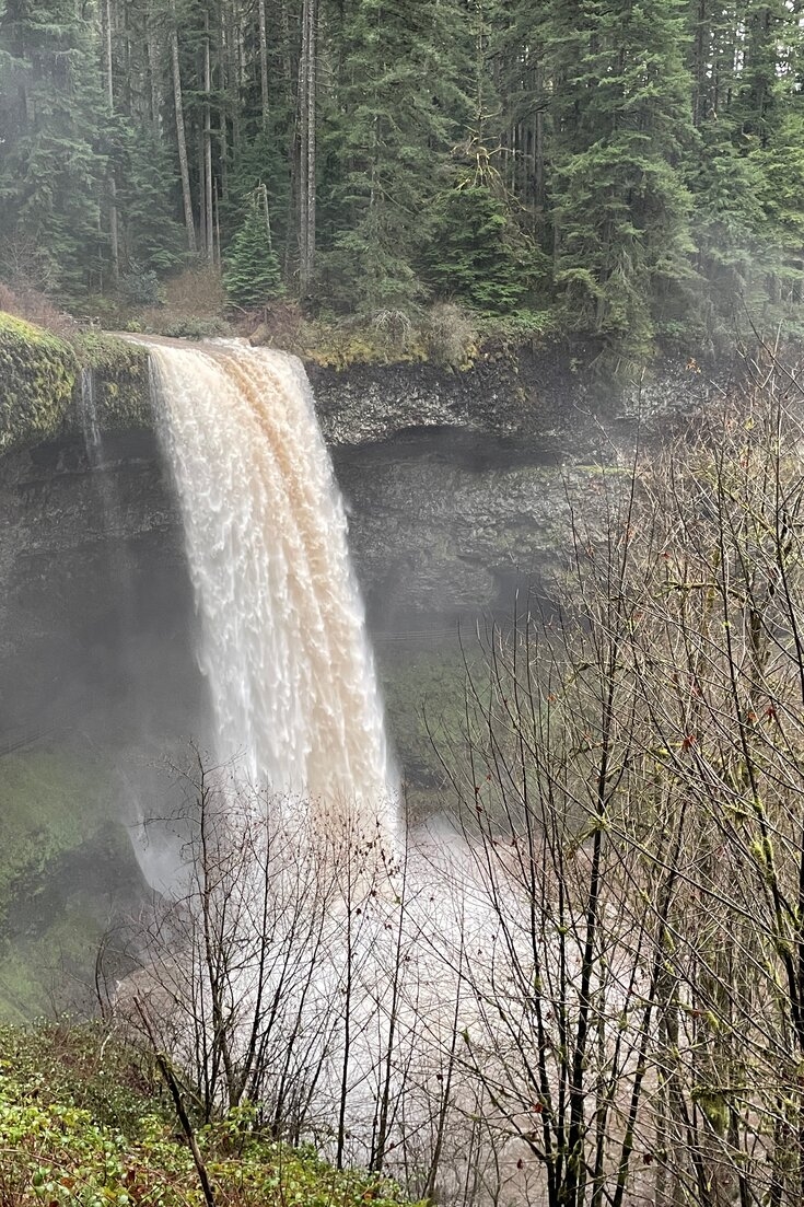 Oregon s Famed Waterfalls Are Supercharged By Recent Rains The New York Times